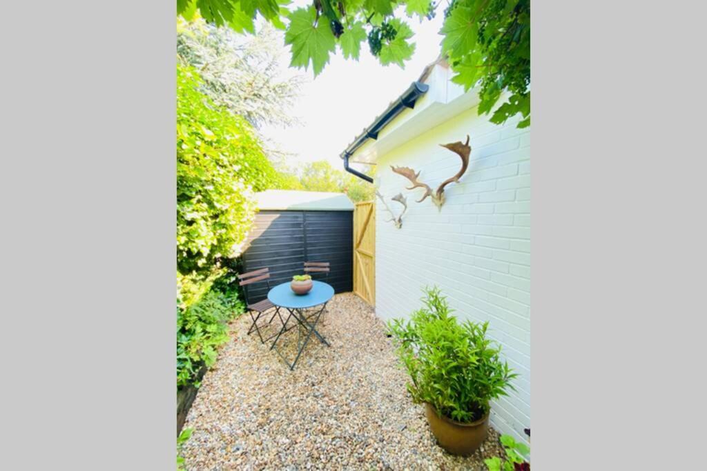 The Yellow Door Whitstable - Peaceful Retreat Close To Beach Exterior photo